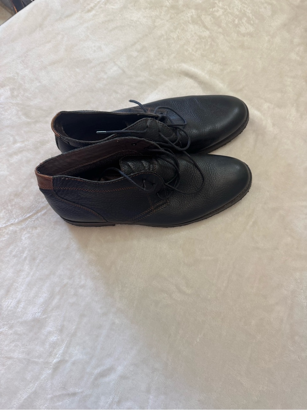 Johnston & Murphy Black Leather Chukka Boots with Brown Trim